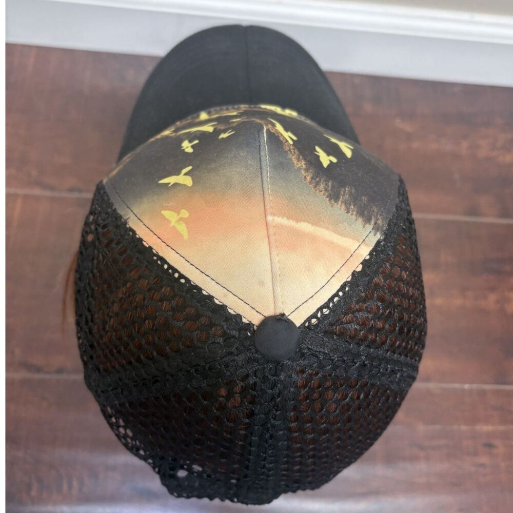 Oiselle Golden Birds Runner Trucker Hat NWOT Packable Mountain Landscape Cap - Picture 9 of 9